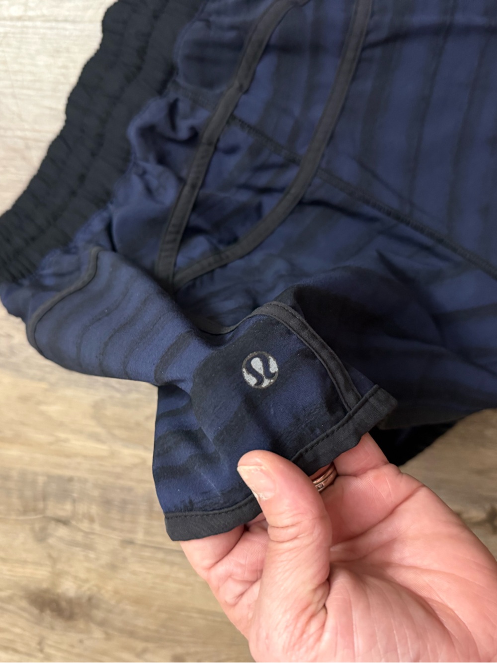 Lululemon • Tracker Shorts size 12 - Picture 13 of 13
